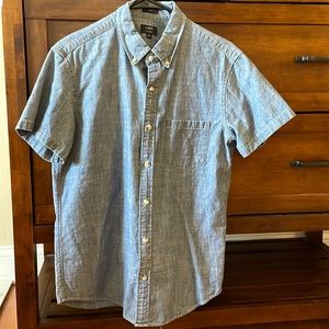 Medium J Crew short sleeve button up shirt in denim.